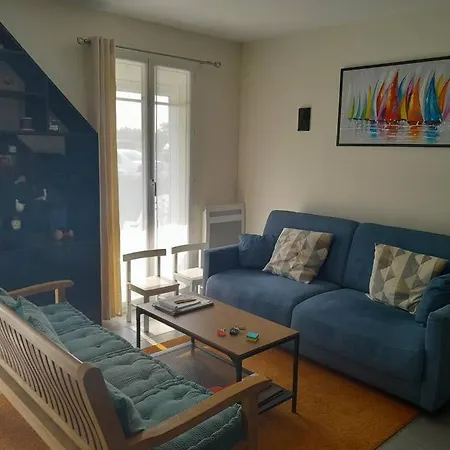 Jolie Maison Proche De La *