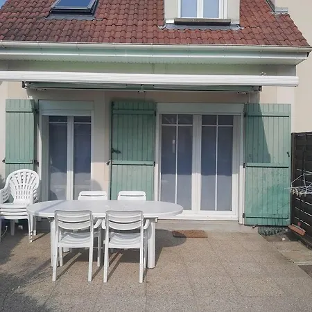 Jolie Maison Proche De La *